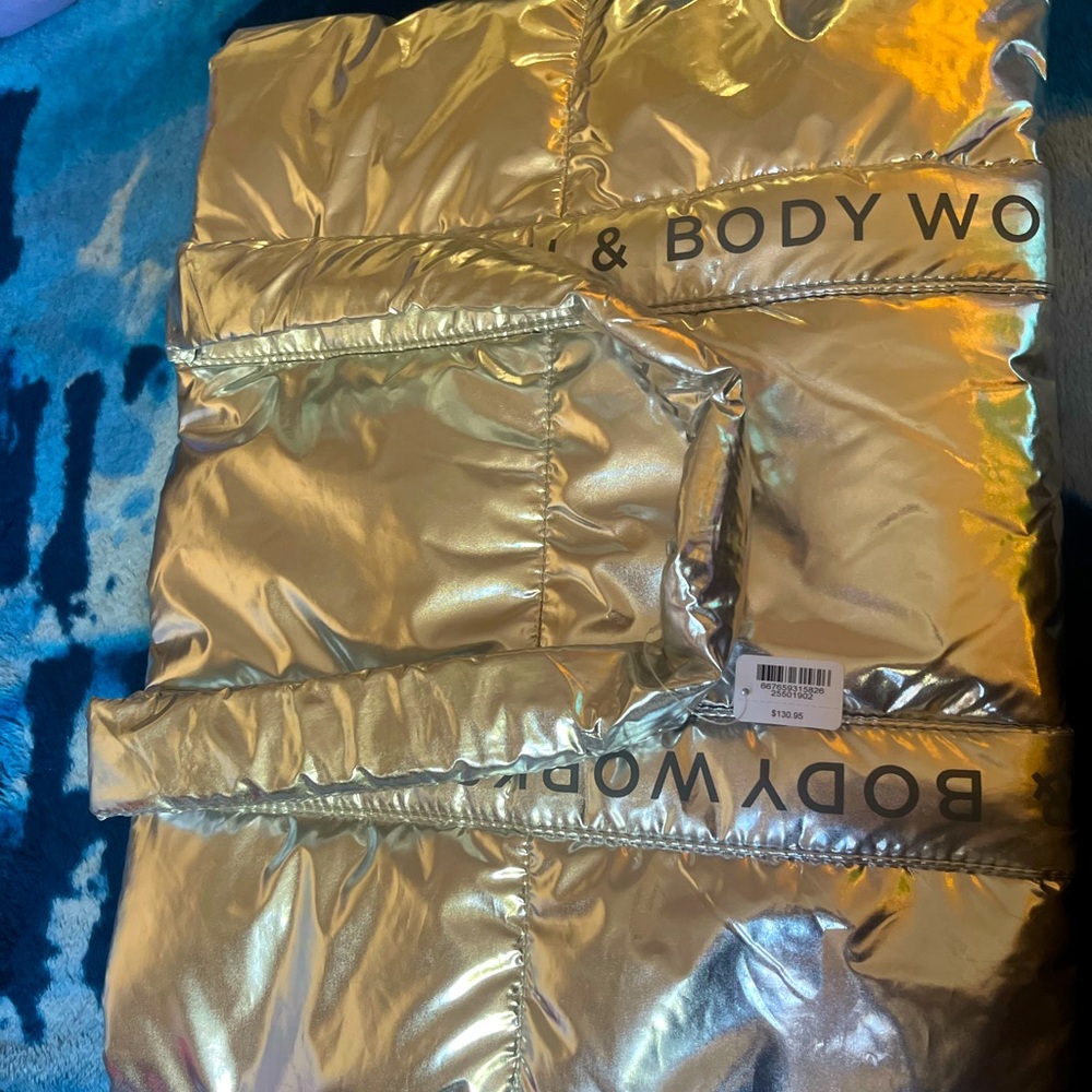 Bath and body works tote ( Hoilday Edition)